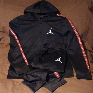 Jordan Warm Up Suit